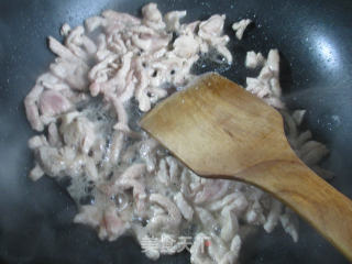 Stir-fried Leek Sprouts with Shredded Pork and Yuba recipe