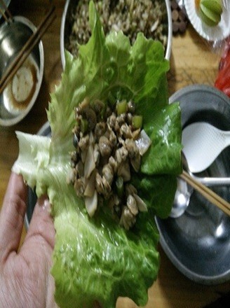 Lettuce Wraps with Clam Meat recipe