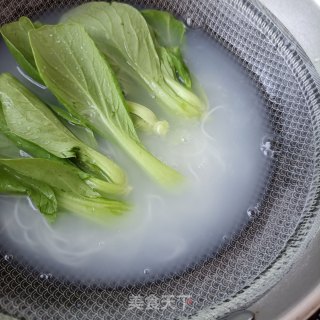 Radish Roast Pork Noodles recipe