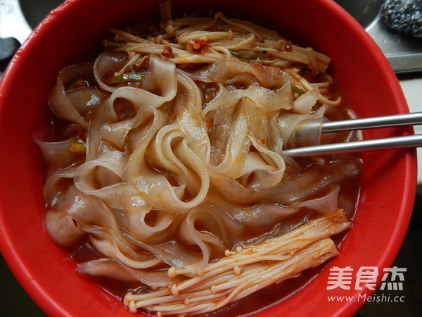 Hot and Sour Wide Noodles recipe