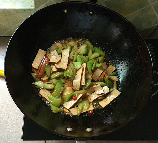 Celery Stir-fried Tofu recipe