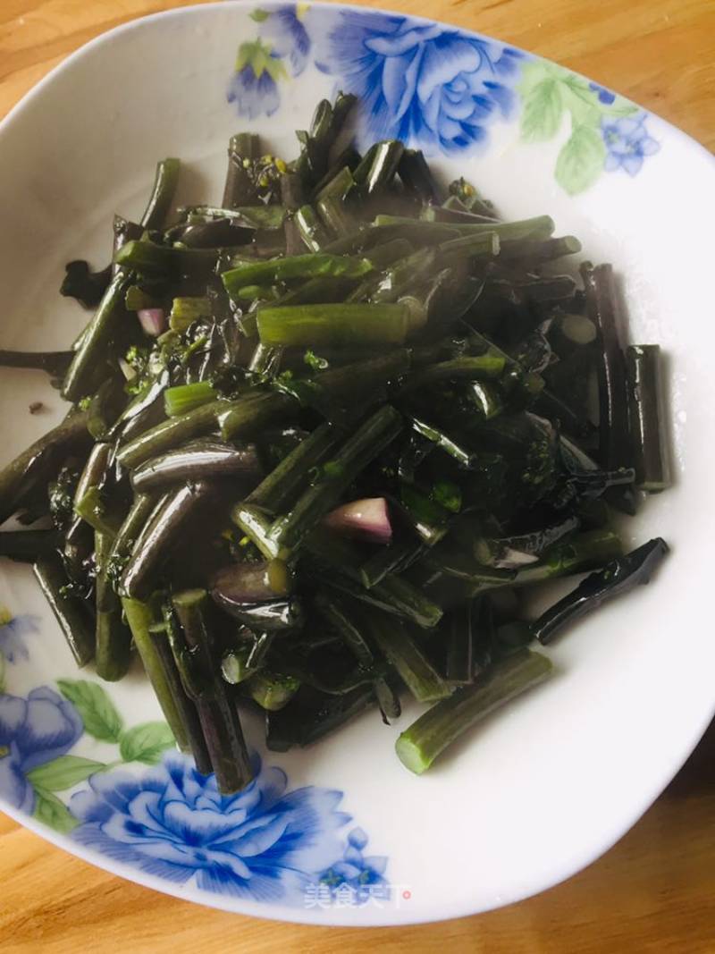Stir-fried Red Rapeseed Strips recipe