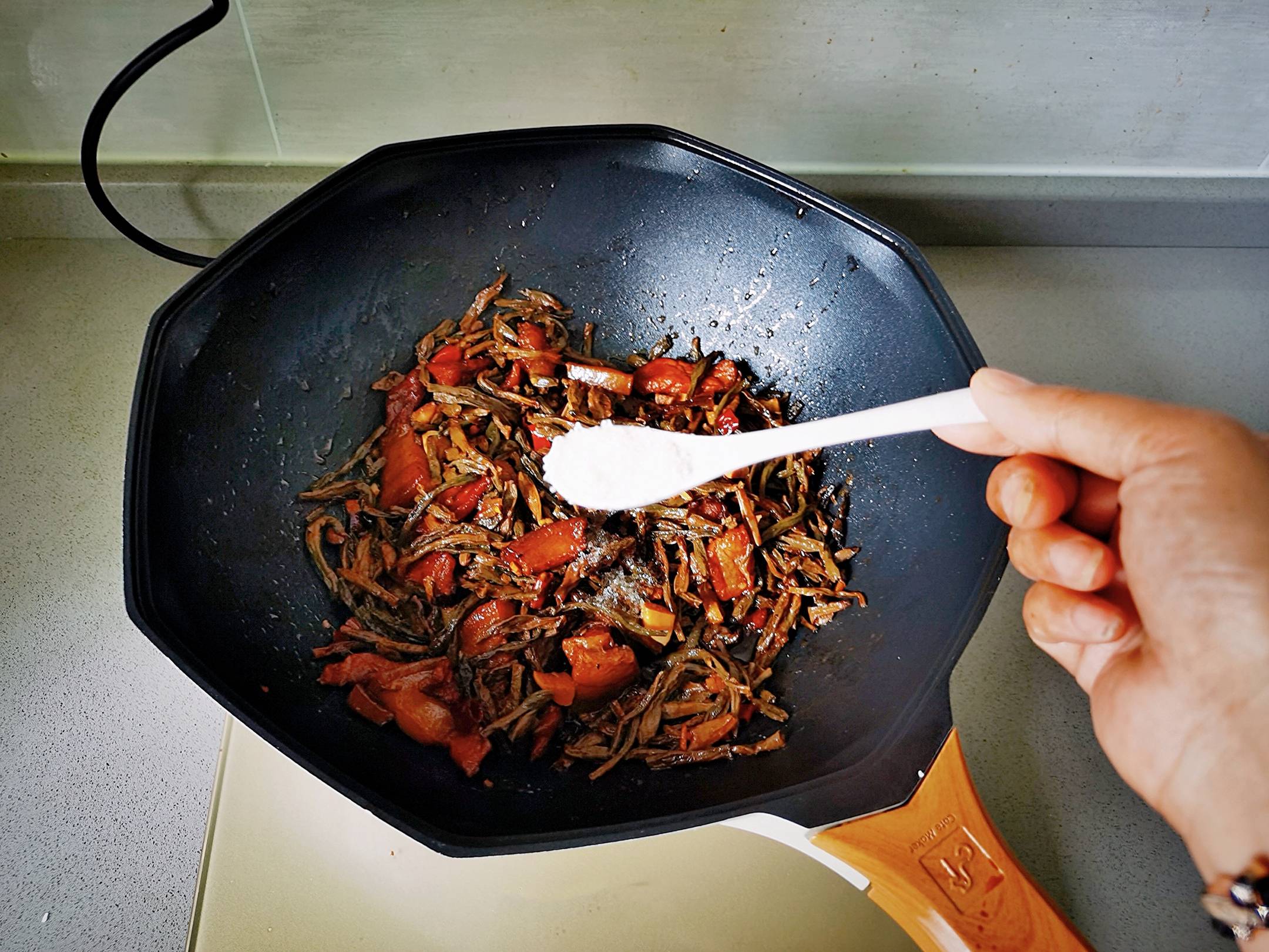 Fried Pork with Dried Beans recipe