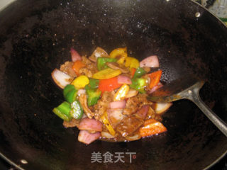 Stir-fried Sirloin Beef with Bell Pepper and Black Pepper recipe