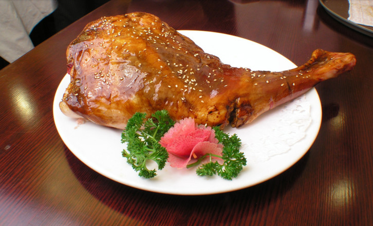 The Practice of Roasted Lamb Leg in Huixiang Qingyuan recipe