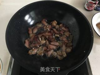 Stir-fried Bacon Rice Noodles with Mushroom and Black Bean Sauce recipe