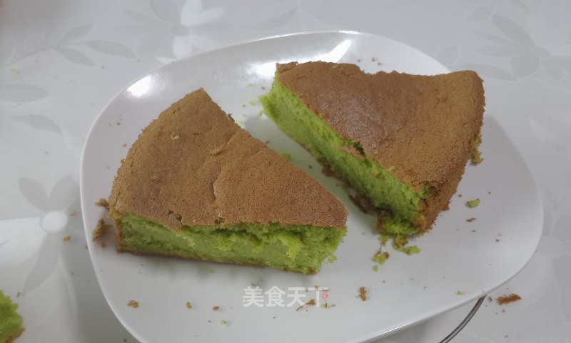 Chiffon Cake with Spinach Sauce recipe