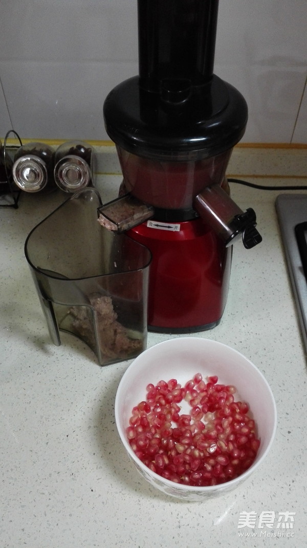 Freshly Squeezed Pomegranate Juice recipe