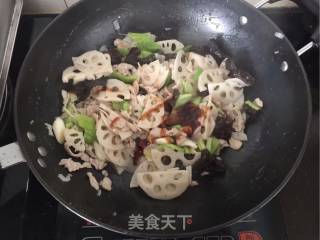 Stir-fried Sliced Pork with Lotus Root recipe