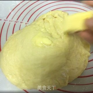 Make A Variety of Creative Breads with Basic Bread Troupes-winning Works of Lezhong Colorful Summer Baking Competition recipe