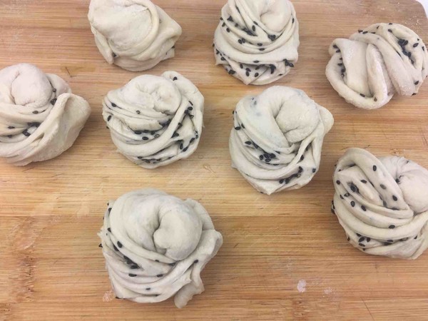 Wheat Flour Black Sesame Flower Roll recipe