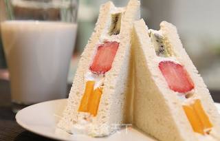 Fruit Sandwich recipe