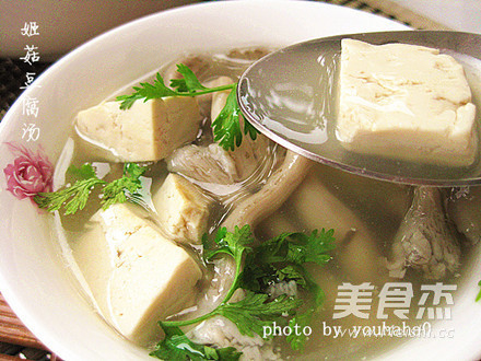 Shimeji Mushroom Tofu Soup recipe