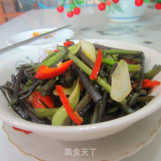 Stir-fried Mountain Fern with Garlic recipe