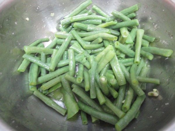 Cowpeas with Sesame Sauce recipe