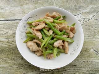Stir-fried Chicken Breast with Asparagus recipe