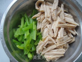 [recipe Exchange] Refreshing and Delicious-yuba Mixed with Celery recipe