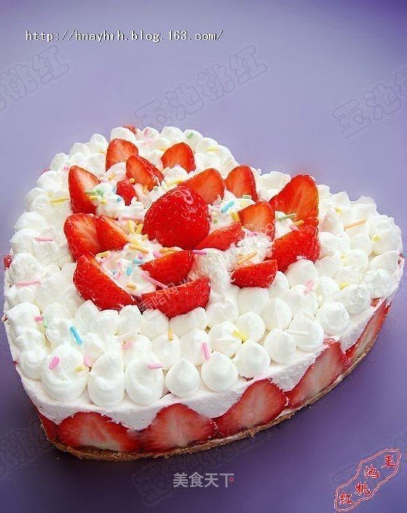 Creamy Strawberry Cake recipe