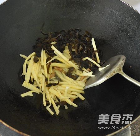Noodles with Yuxiang Pork Sauce recipe