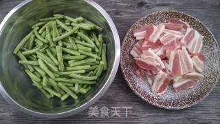 Fried Pork with Carob recipe