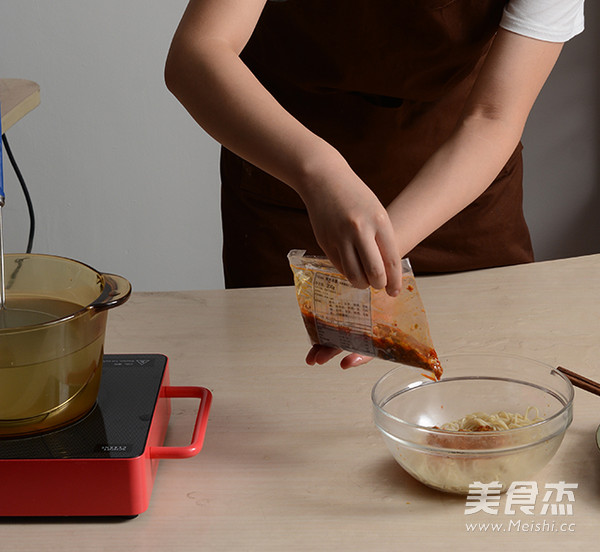 Spicy Pork Sauce Noodles recipe