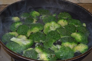 Stir-fried Broccoli (simple and Beautiful) recipe