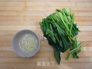 Spinach with Fungus recipe