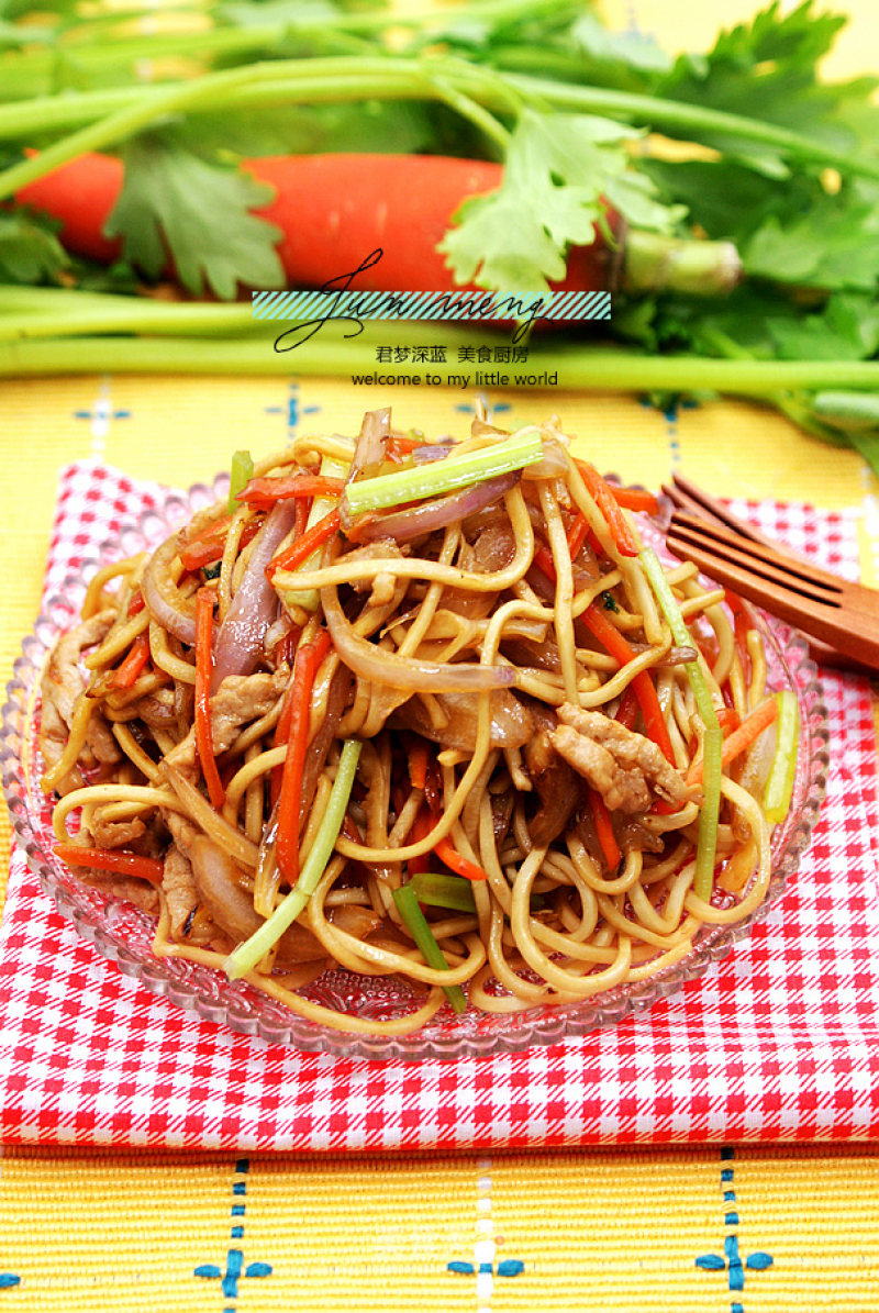 Simple and Delicious Home-cooked Fried Noodles recipe