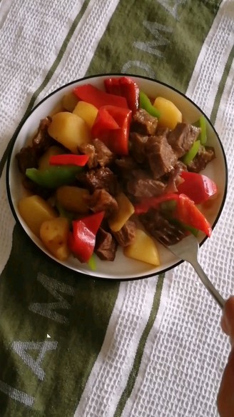 Beef Stew with Green Red Pepper and Potato