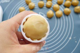 Cantonese-style Moon Cakes recipe