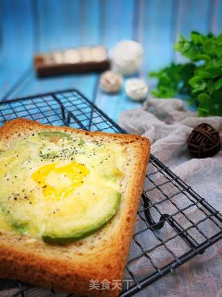 Quick Breakfast: Avocado and Egg Baked Toast recipe