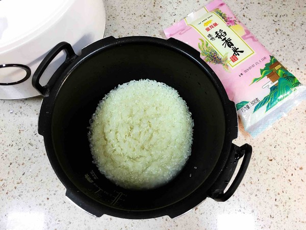 Braised Rice with Pleurotus and Ribs recipe