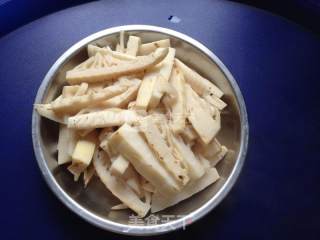 Stir-fried Winter Bamboo Shoots with Bacon recipe