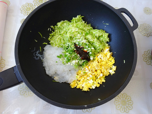 Steamed Dumplings with Cucumber and Egg recipe