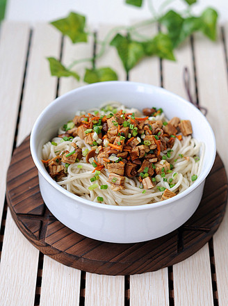 Fragrant Dried Noodles with Cordyceps Flower Meat Sauce