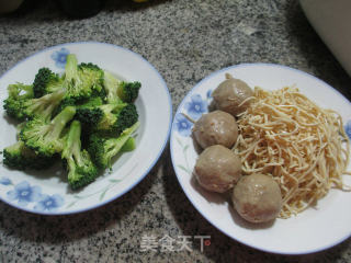 Beef Balls and Broccoli Boiled Dried Shreds recipe