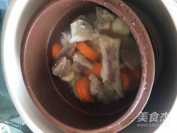 Carrot Horseshoe Bone Soup recipe
