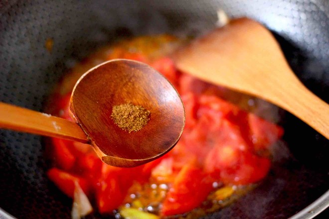 Beef Noodles with Tomato and Vegetables recipe