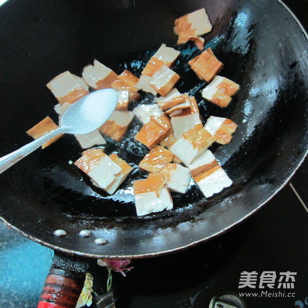 Stir-fried Pork with Fragrant Dry recipe