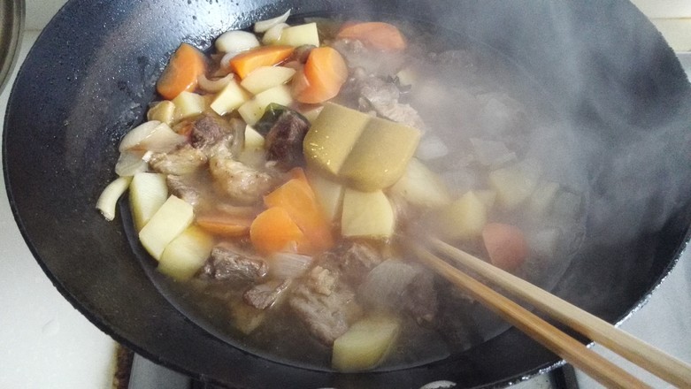 Stir-fried Rice Curry Beef Rice Topped with Rice recipe