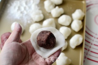 Colorful Snowy Moon Cakes recipe