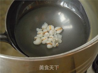 Tremella, Lotus Seed and Coix Seed Soup recipe