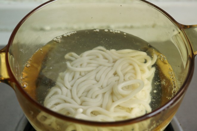 Stir-fried Udon with Chopped Pepper recipe