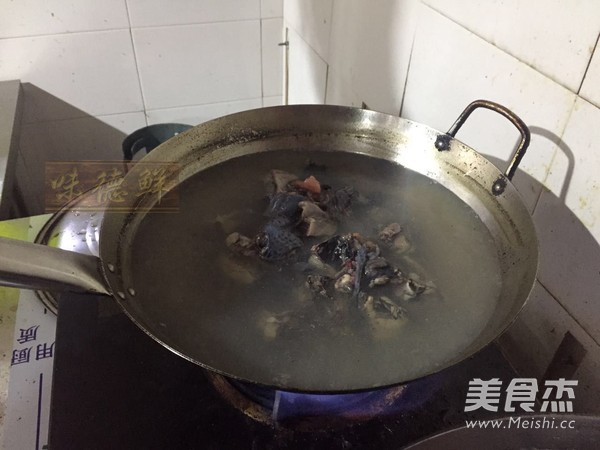 Claypot Ginseng Date Black Chicken Soup recipe