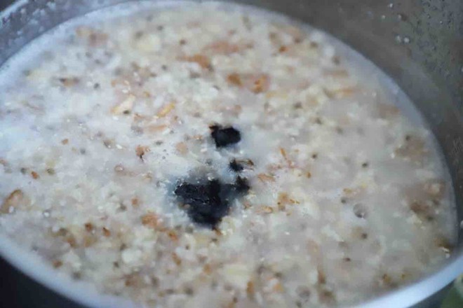 Healthy Weight Loss Sweet: Fresh Fruit Brown Sugar Oatmeal recipe