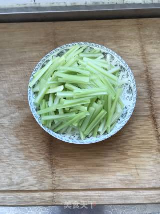 Vegetarian Stir-fried Celery Shreds recipe
