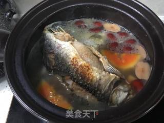 Pork Ribs Papaya Crucian Fish Soup recipe