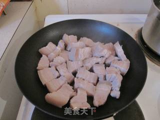 Braised Pork with Tea Tree Mushroom recipe