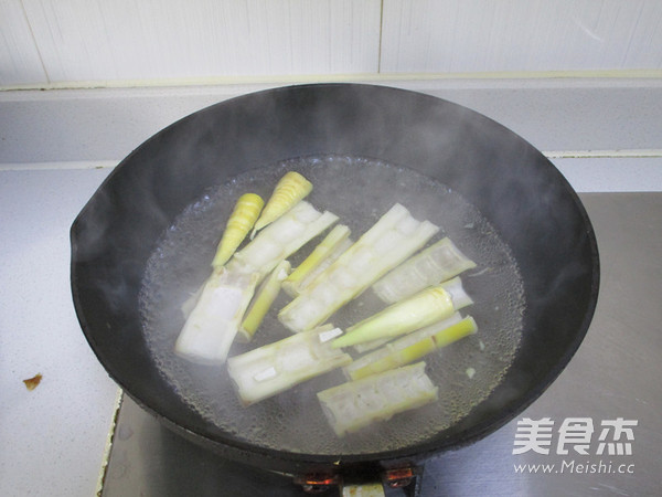 Bamboo Shoots Stuffed with Meat recipe