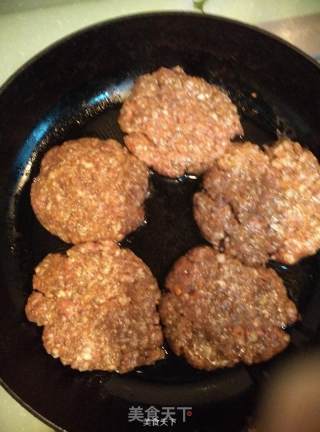 "trial Report of Chobe Series Products"-black Pepper Beef Patties recipe